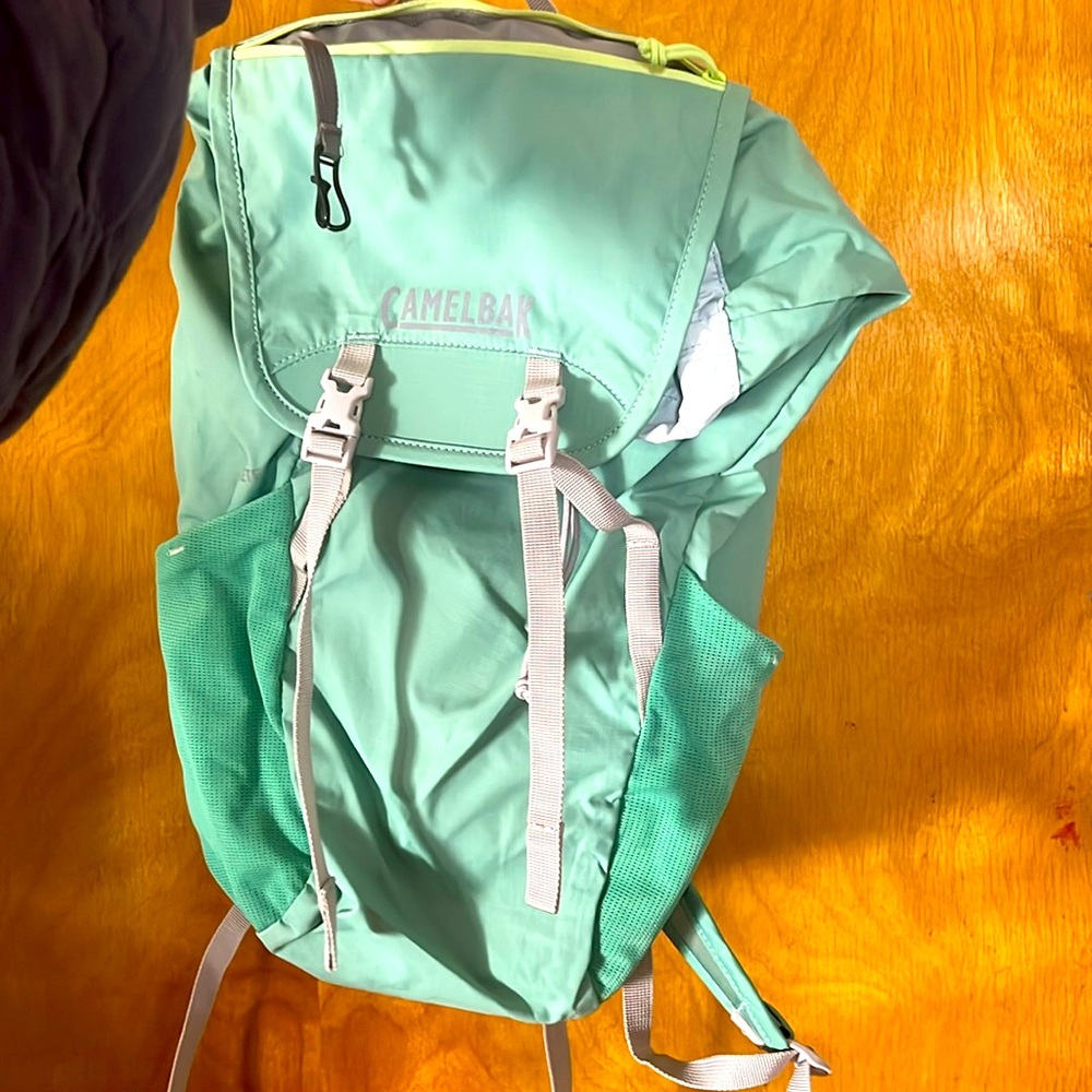 Camelbak Daystar 16 Hydration Backpack 2.5L  no bottle insert Hiking Camping